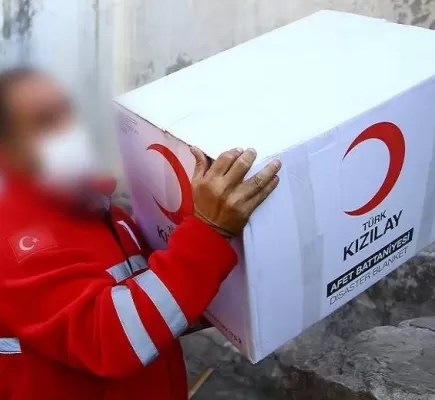 بعد فضيحة &amp;quot;بيع الخيام&amp;quot;... اتهام الهلال الأحمر التركي بتوزيع طعام مسمم