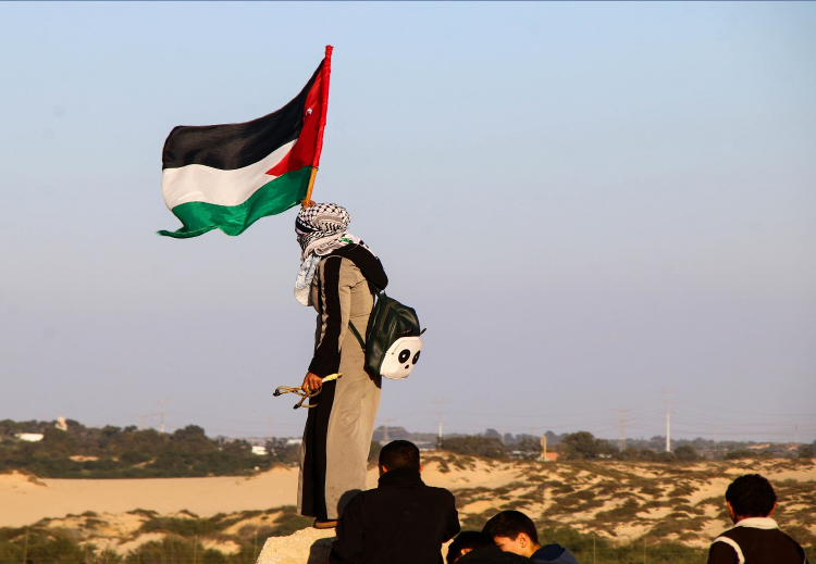 الرفاق الخليجيون على خطوط التماس دعماً للثورة الفلسطينية