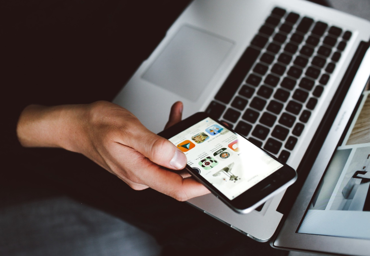 كيف تمنع أجهزة المساعدة الذكية من التنصّت عليك؟