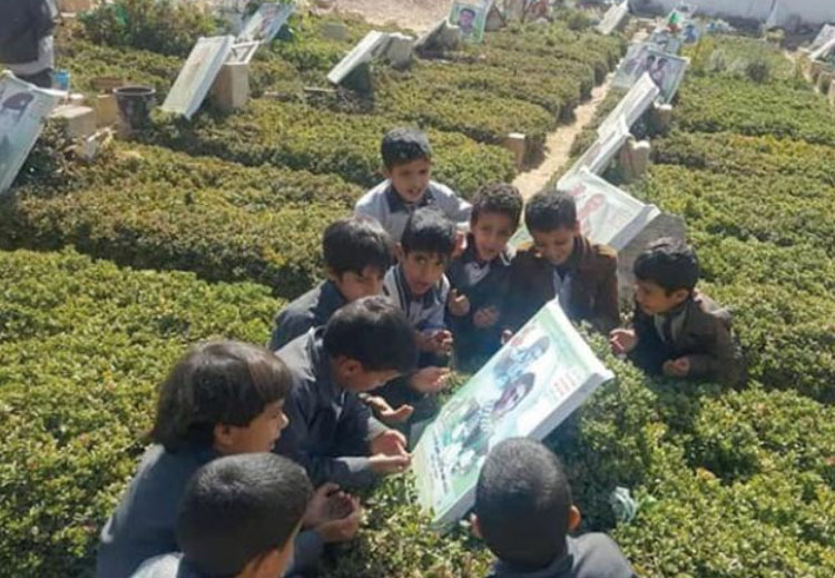 الحوثيون يستخدمون التعليم منصة للتعبئة الطائفية والقتالية