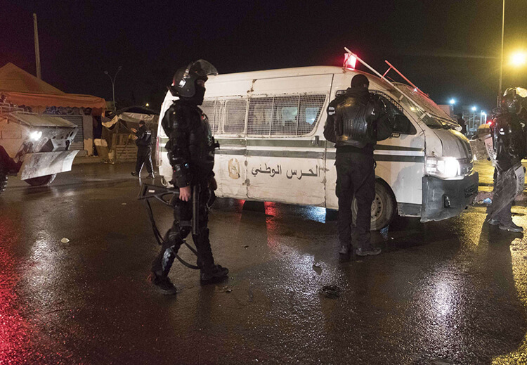 هل تشهد تونس ثورة جديدة؟